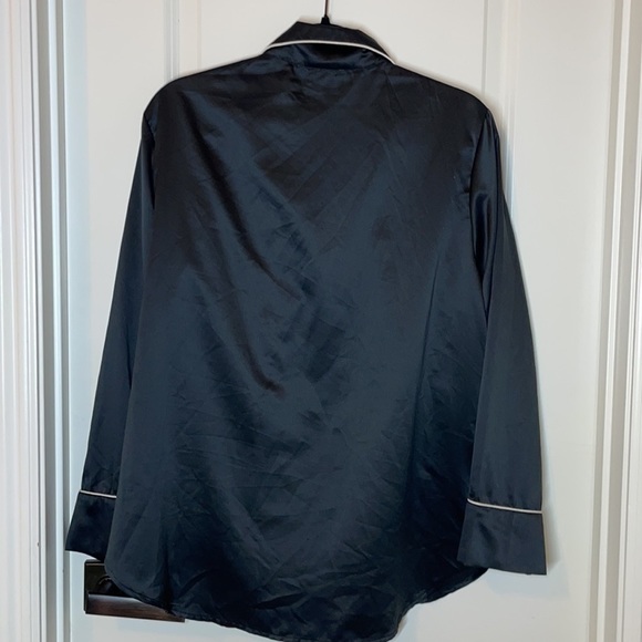Natori‎ satin pajama top - Picture 2 of 4